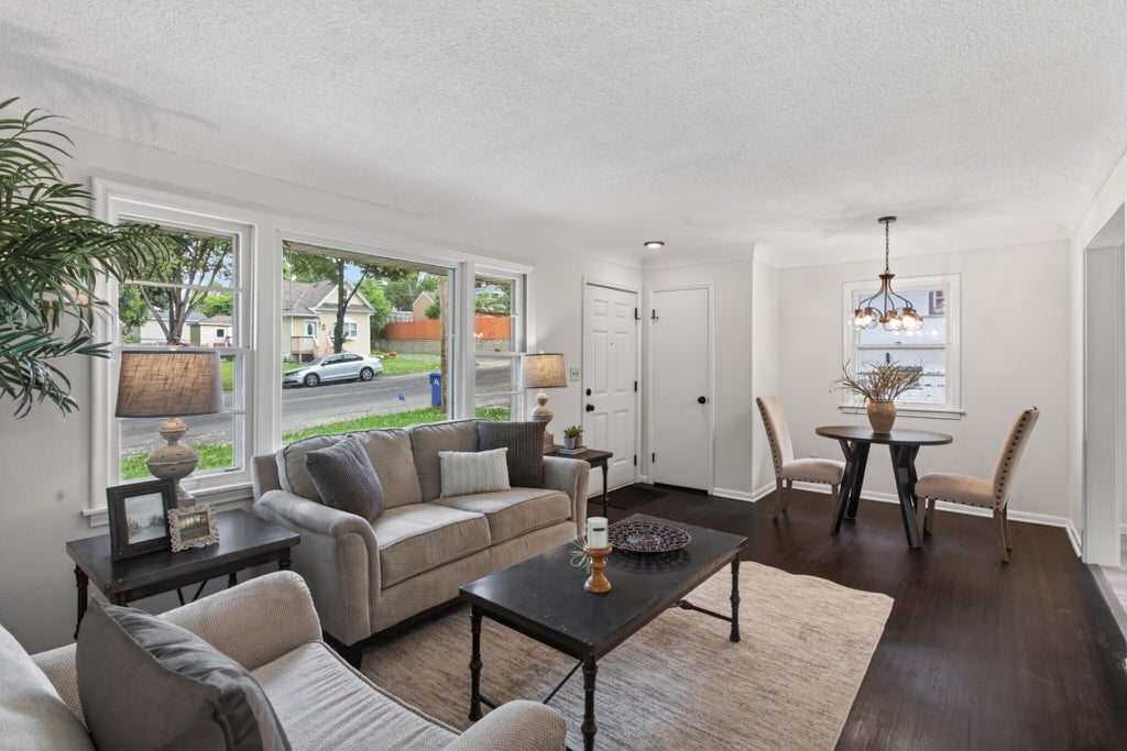 Photo of 558 Arlington Avenue E, Saint Paul, MN 55130 (MLS # 7085622)
