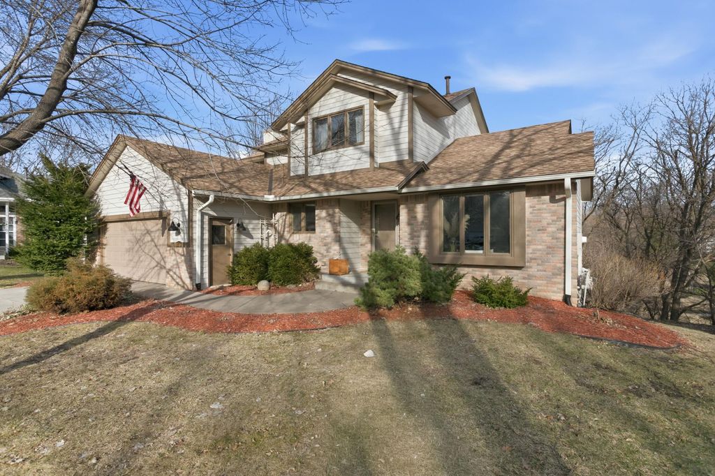 Photo of 14765 38th Avenue N, Plymouth, MN 55446 (MLS # 7043157)