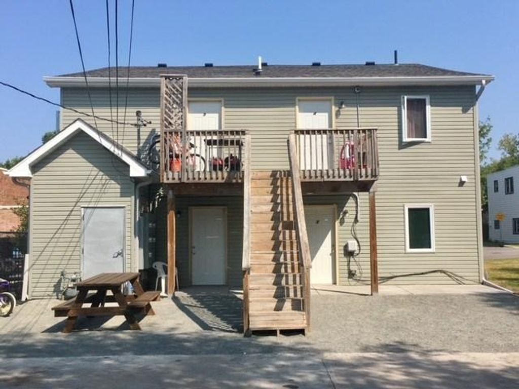 Photo of 1204 E 7th Street, Saint Paul, MN 55106 (MLS # 7042149)