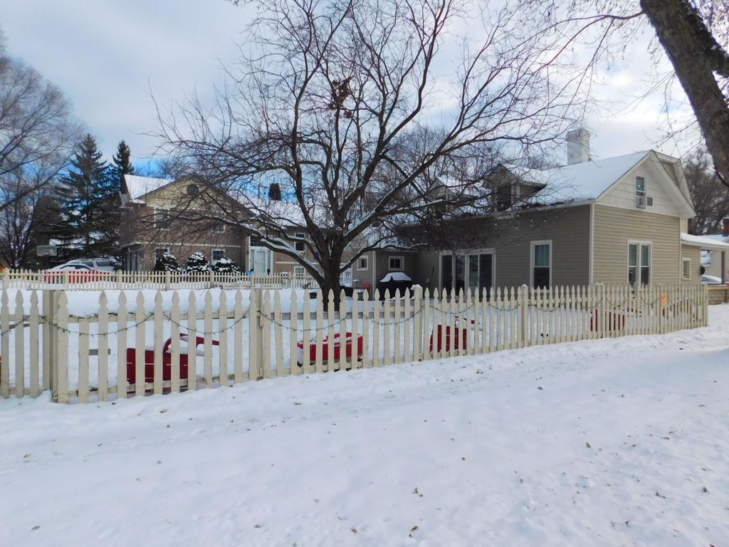 Photo of 473 2nd St N, Bayport, MN 55003 (MLS # 6824148)
