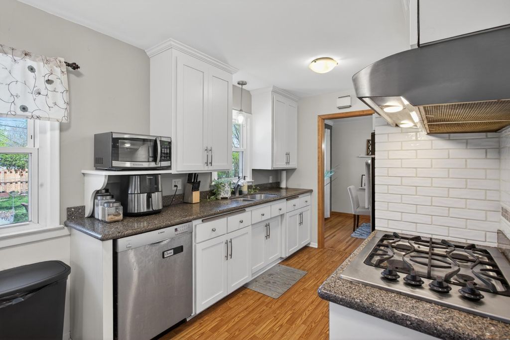 Photo of 5216 W 110th Street, Bloomington, MN 55437 (MLS # 7067973)