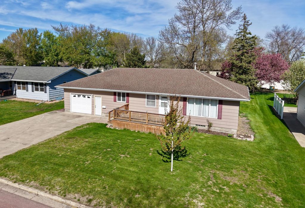 Photo of 556 Elm Avenue, Westbrook, MN 56183 (MLS # 7071166)