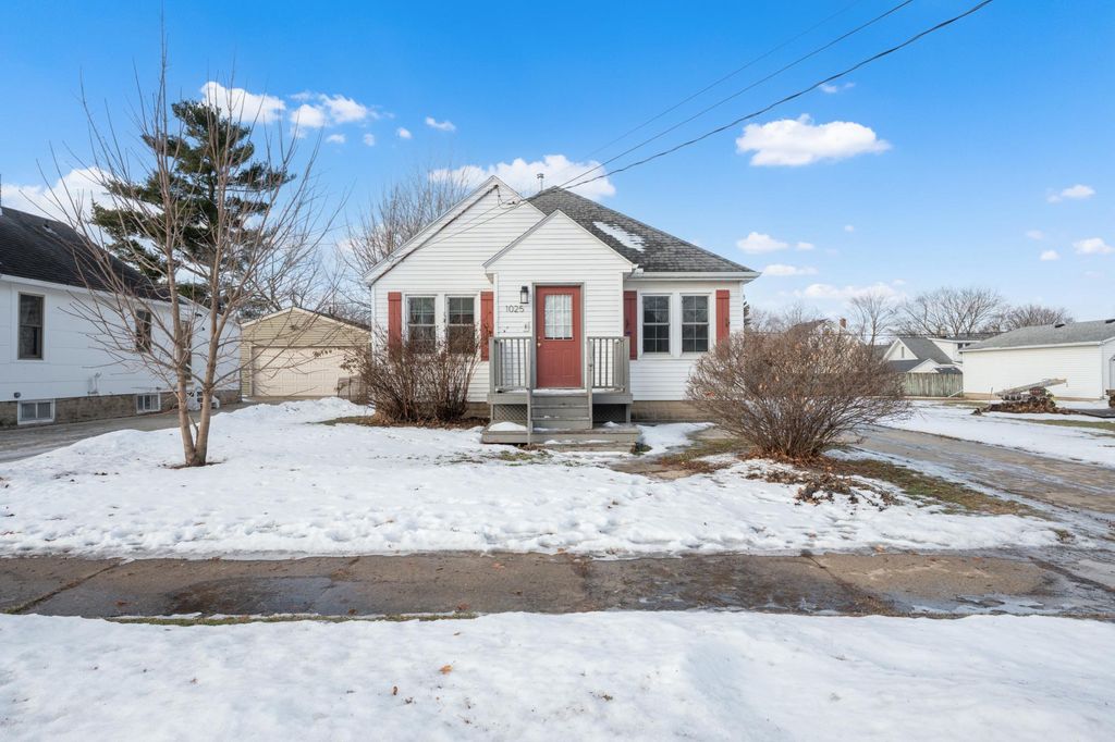 Photo of 1025 9th Avenue SE, Rochester, MN 55904 (MLS # 7007240)