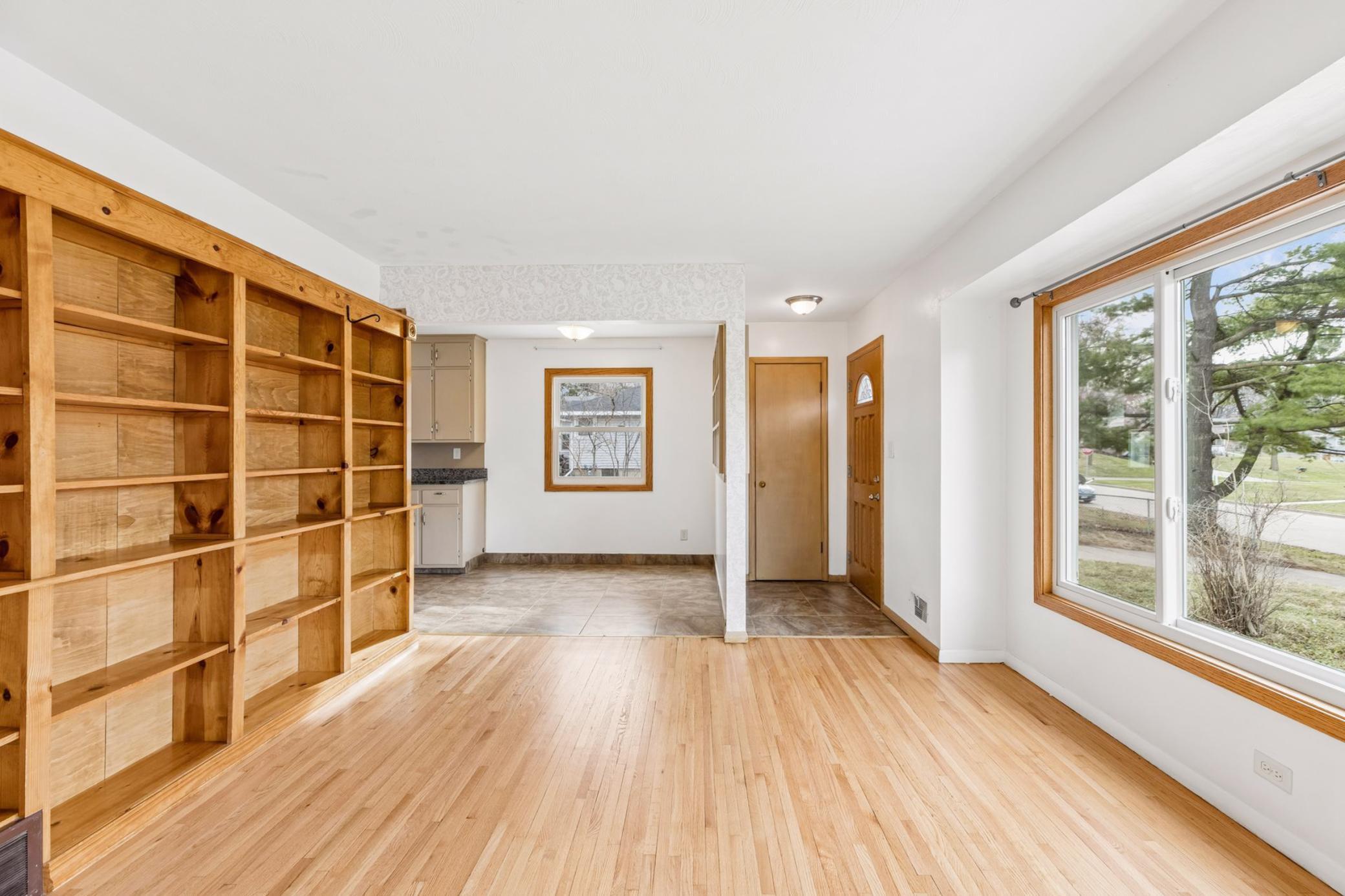 395 Eldridge Avenue W