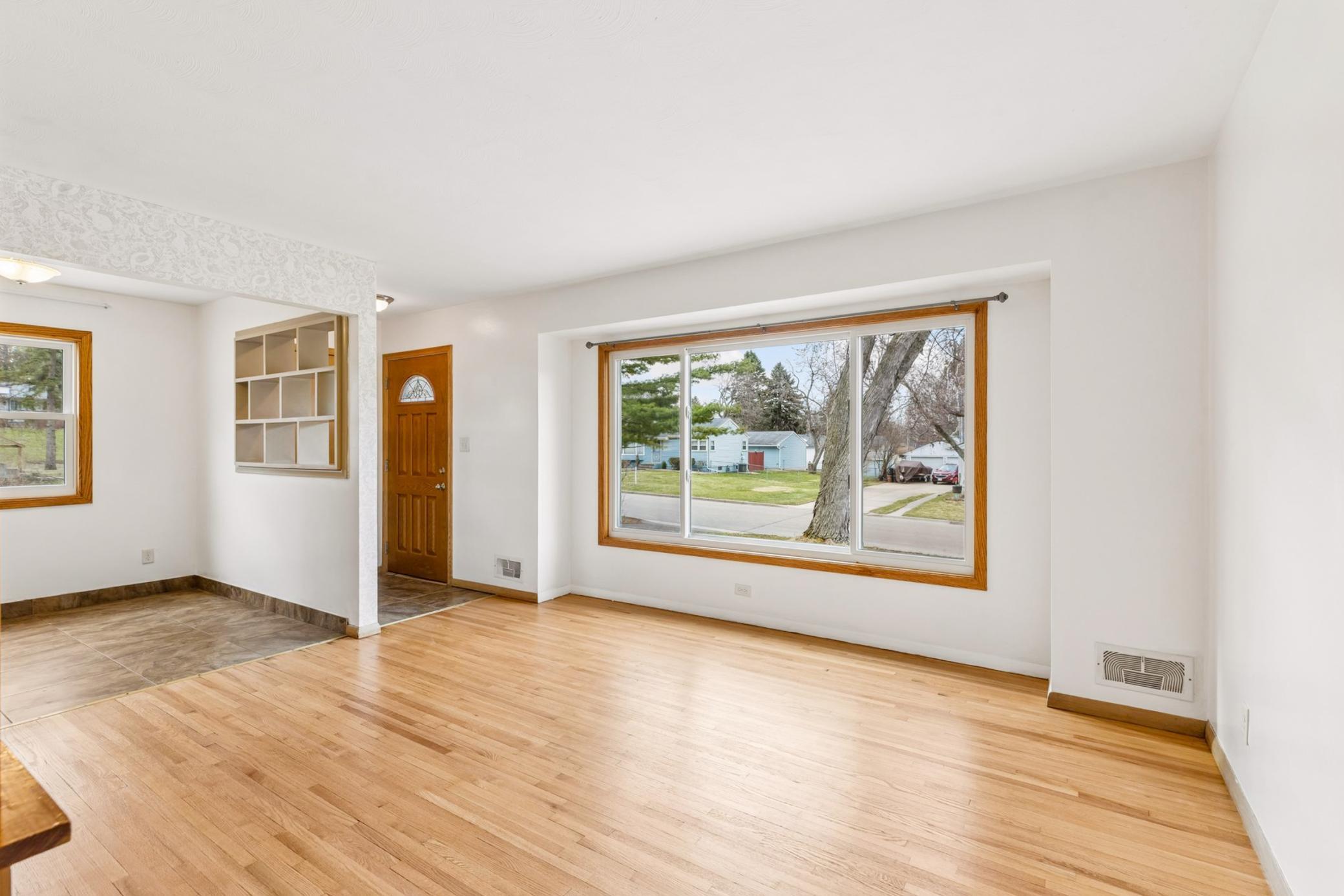 395 Eldridge Avenue W