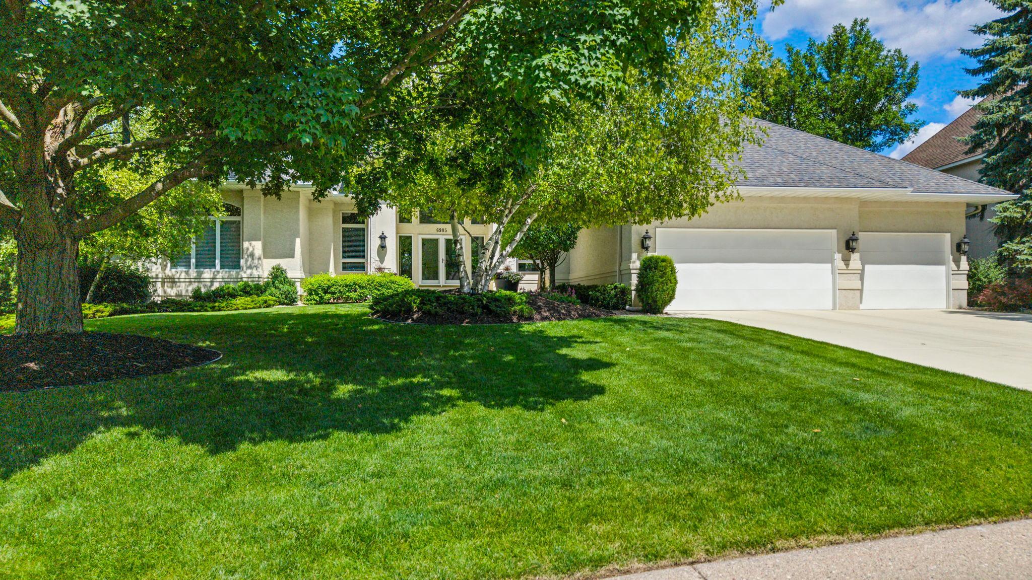 6985 Howard Lane