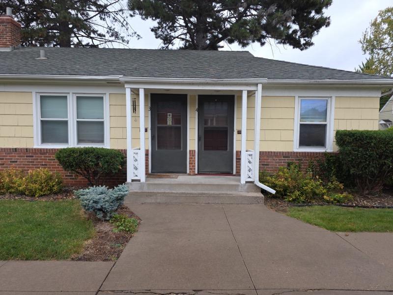 Photo of 660 Cleveland Avenue S #1, Saint Paul, MN 55116 (MLS # 7148260)