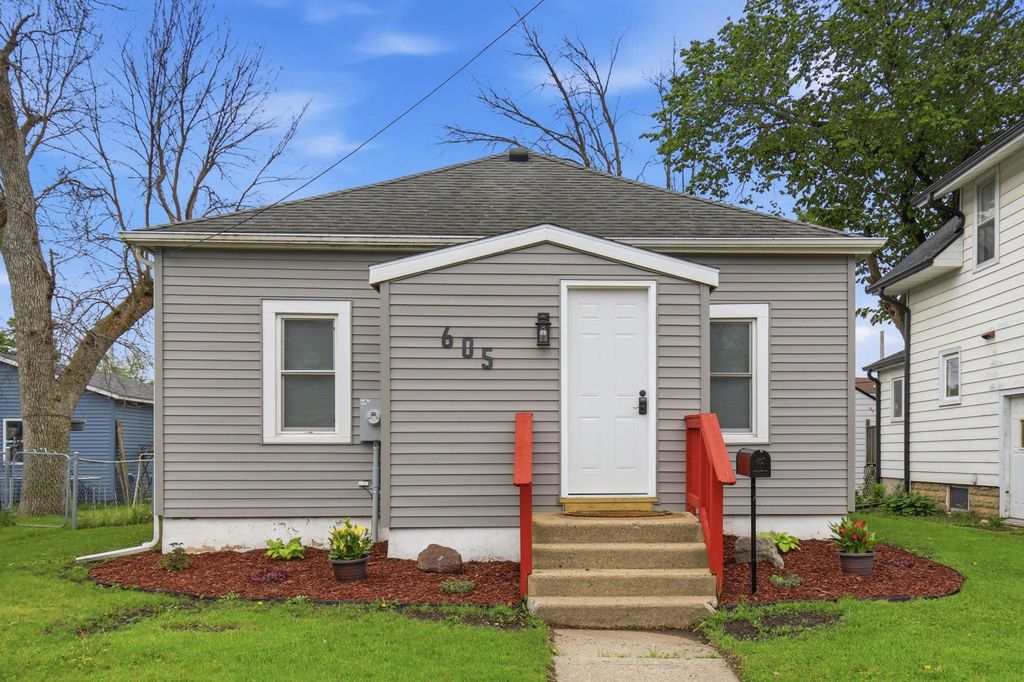 Photo of 605 9th Avenue SW, Austin, MN 55912 (MLS # 7076334)