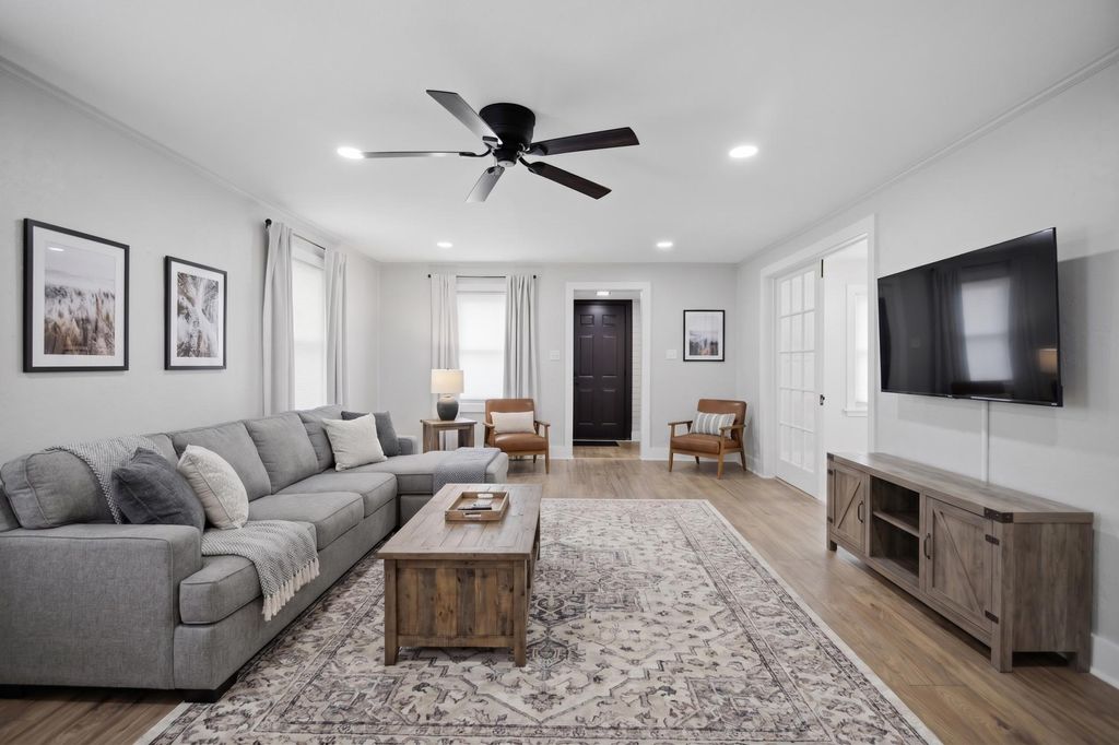 Photo of 605 9th Avenue SW, Austin, MN 55912 (MLS # 7076334)