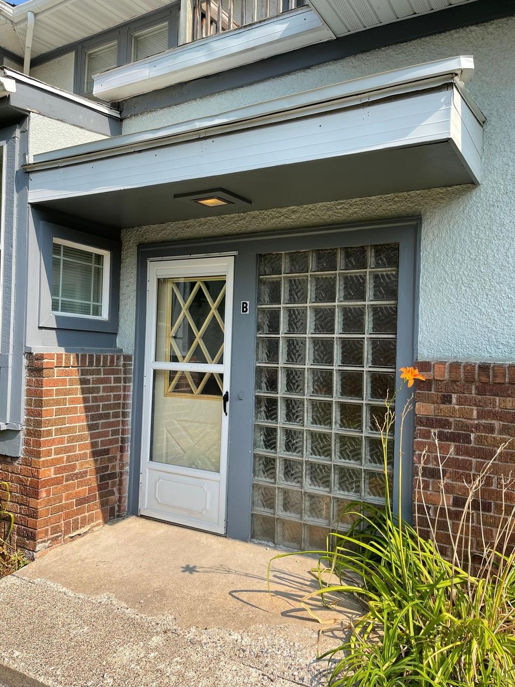 Photo of 258 Macalester Street, Saint Paul, MN 55105 (MLS # 7035891)