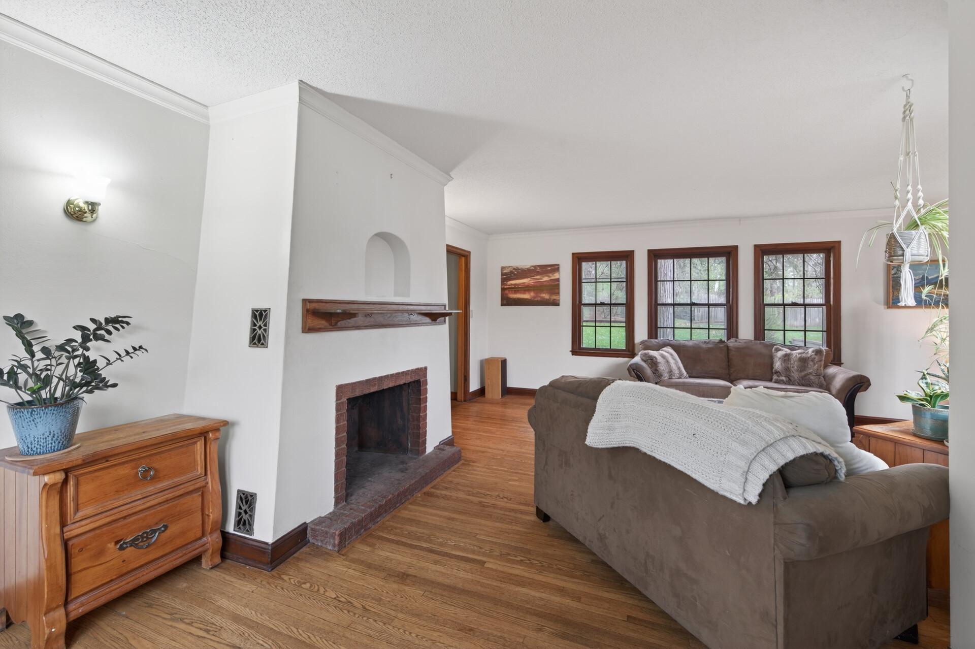 10545 Humboldt Avenue S