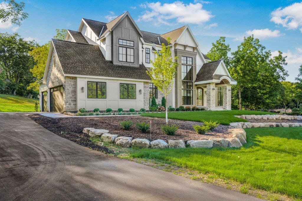 285 North Shore Drive