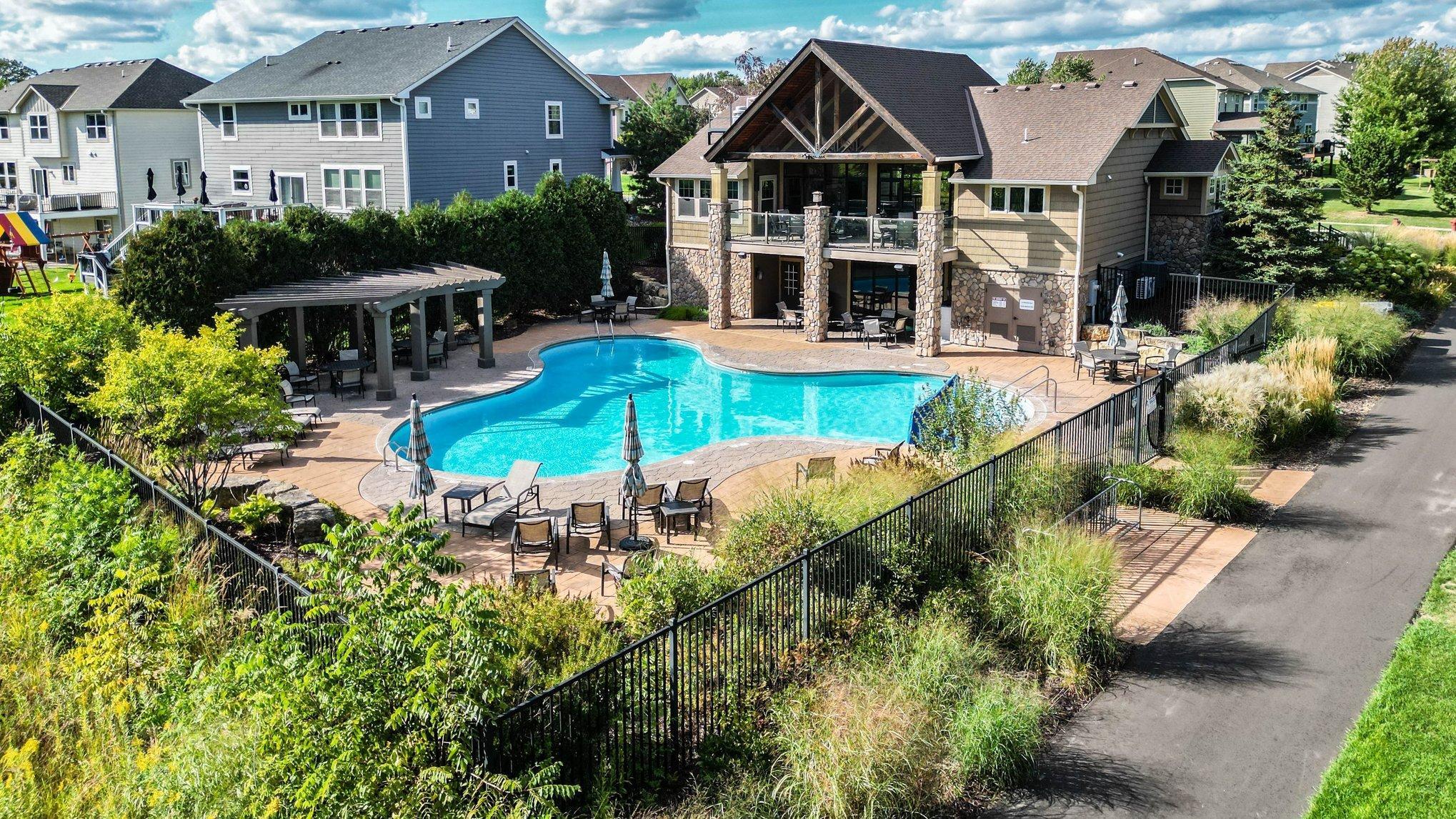 3476 Sawgrass Trail W