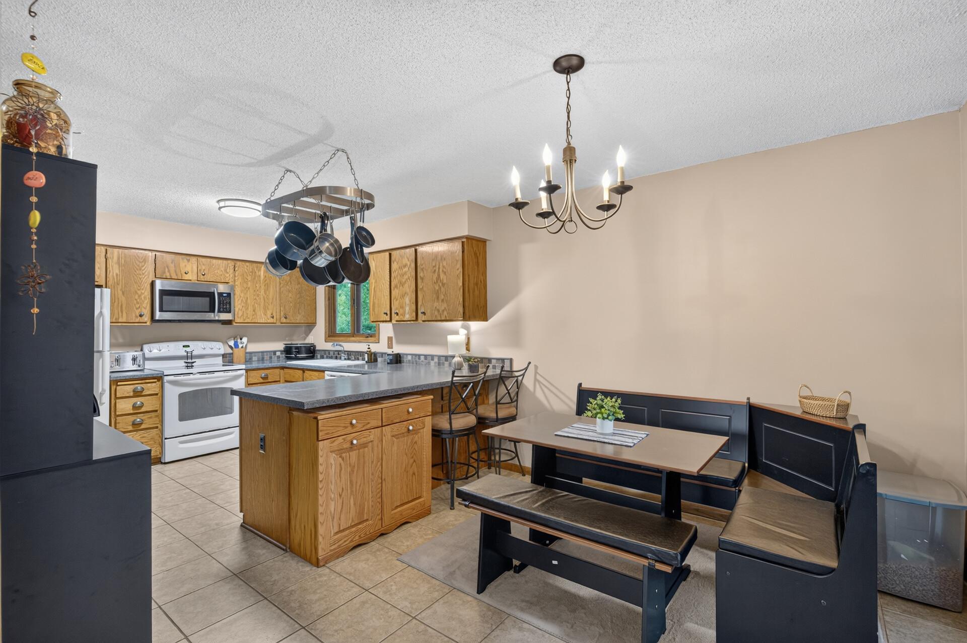 13616 W 137th Place