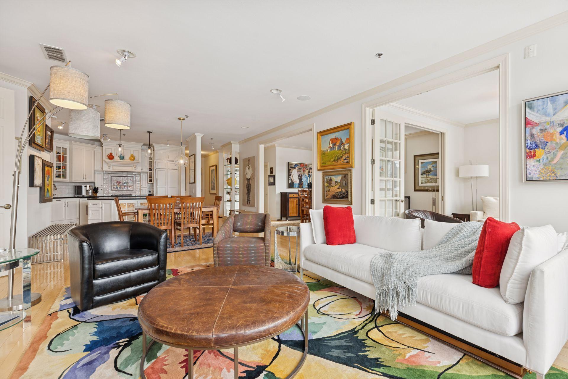 700 Grand Avenue 204