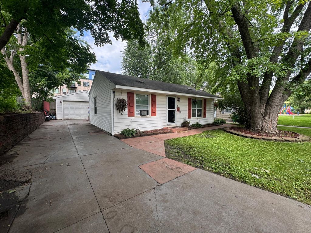 Photo of 2940 Sumter Avenue S, Saint Louis Park, MN 55426 (MLS # 7104720)