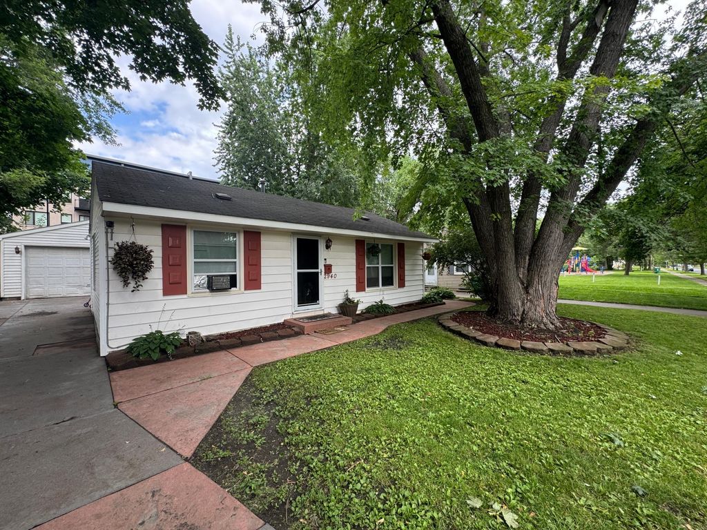 Photo of 2940 Sumter Avenue S, Saint Louis Park, MN 55426 (MLS # 7104720)