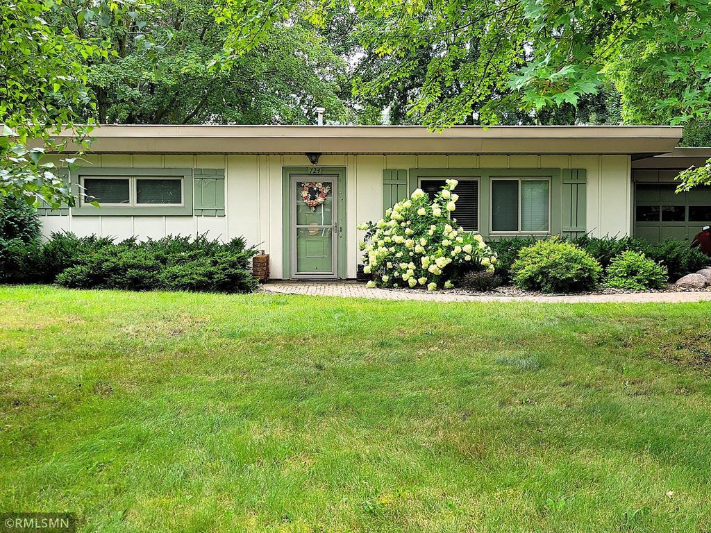 Photo of 724 Wisconsin Street, Hudson, WI 54016 (MLS # 7001255)