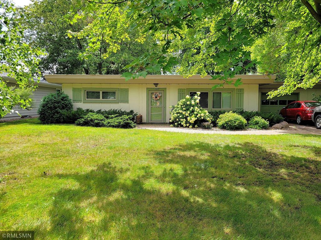 Photo of 724 Wisconsin Street, Hudson, WI 54016 (MLS # 7001255)