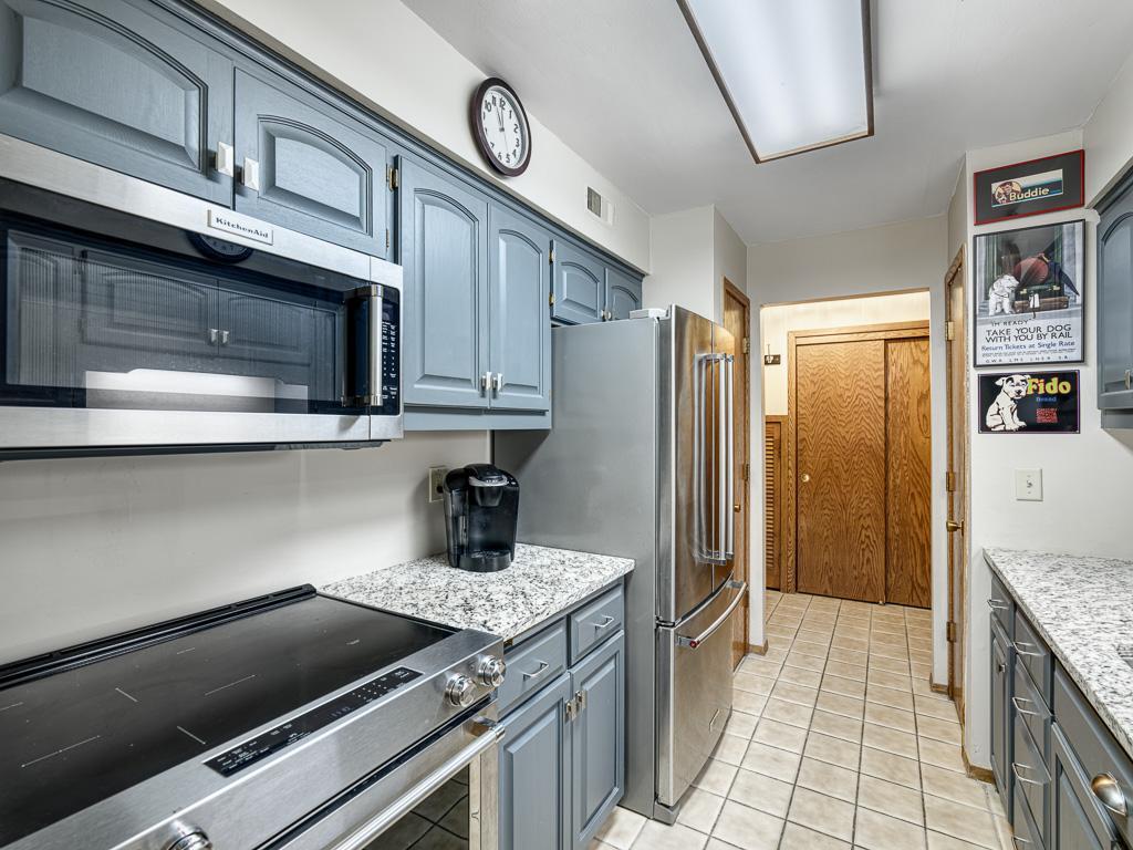 2220 Midland Grove Road 202