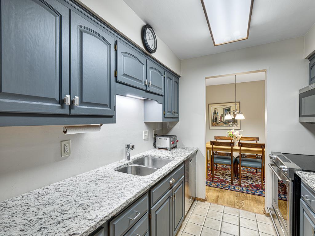 2220 Midland Grove Road 202