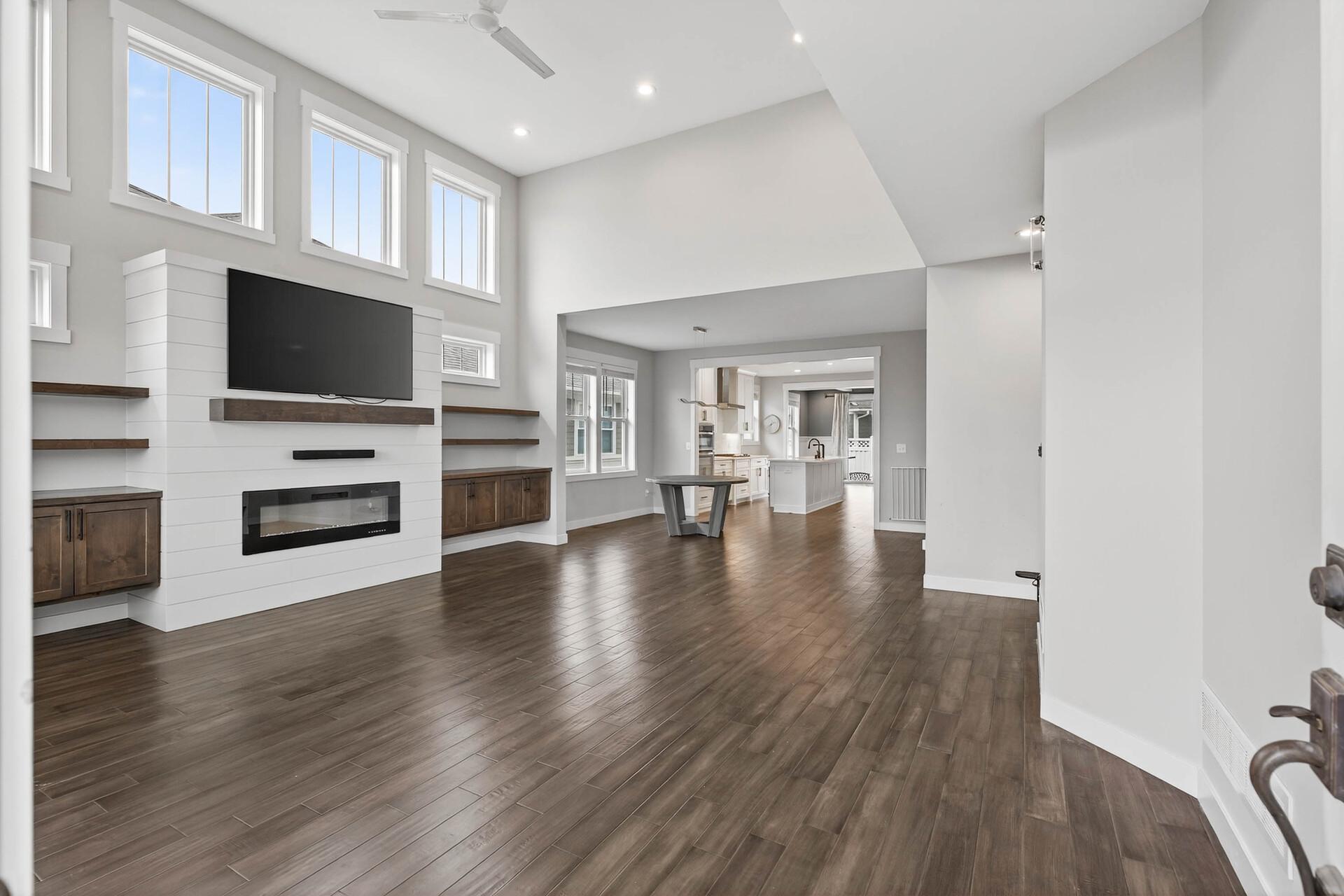 15664 Cobblestone Lake Parkway