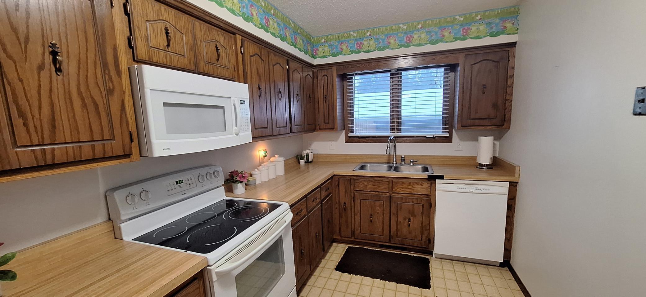 1869 County Road E E