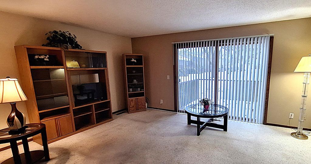 Photo of 1869 County Road E E, White Bear Lake, MN 55110 (MLS # 7001731)