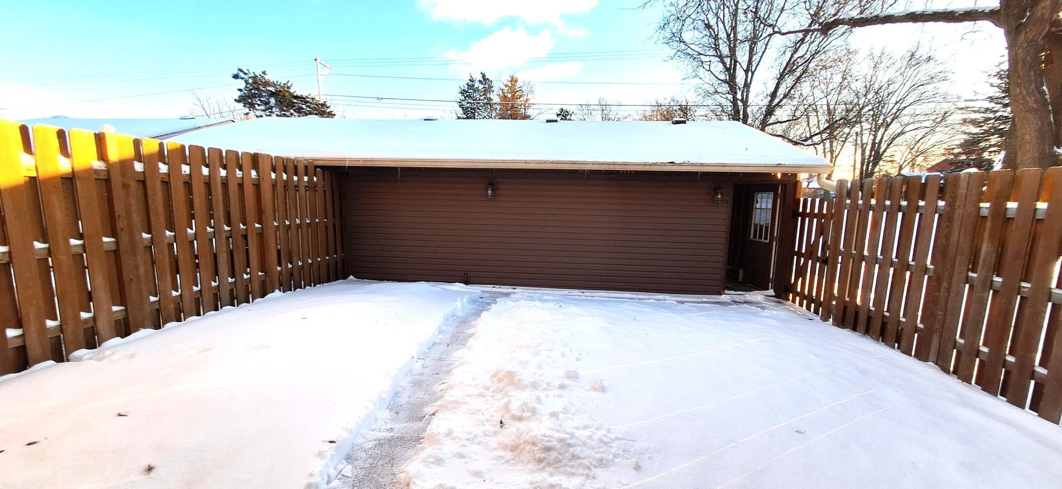 1869 County Road E E