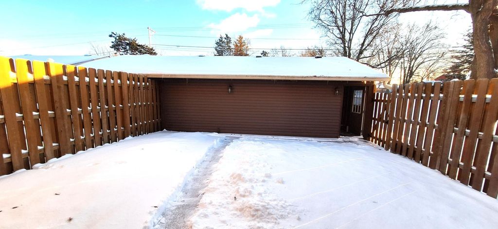 Photo of 1869 County Road E E, White Bear Lake, MN 55110 (MLS # 7001731)