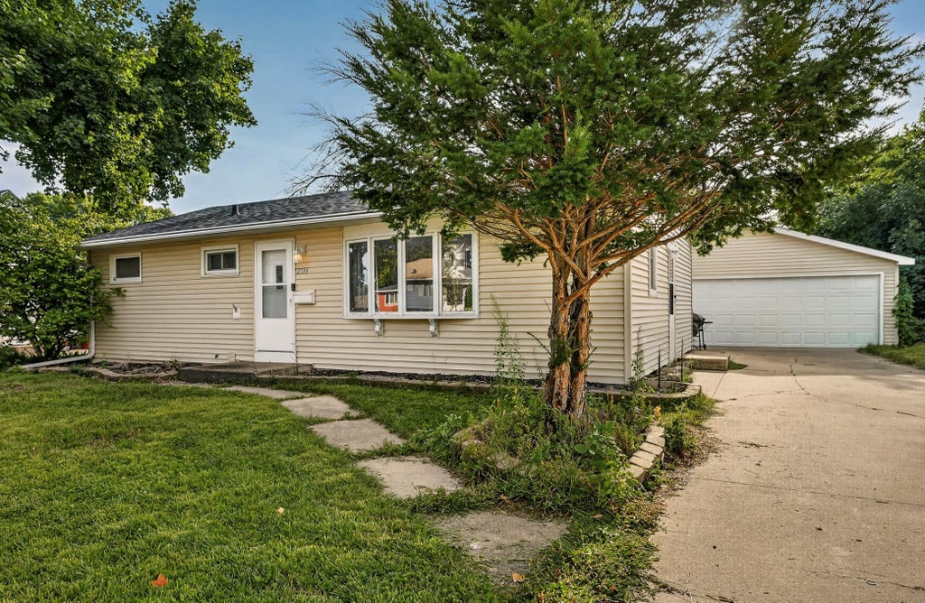 Photo of 2514 NW 23rd Avenue NW, Rochester, MN 55901 (MLS # 7147074)