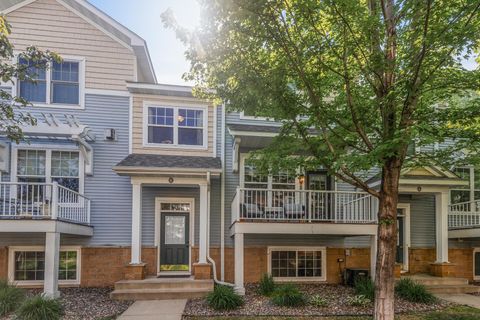 1666 Village Trail E 6 Maplewood MN 55109