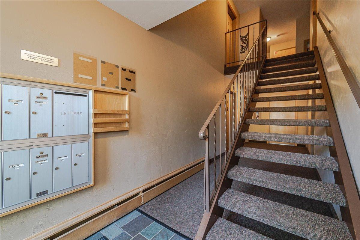 4524 Cedar Lake Road S 3