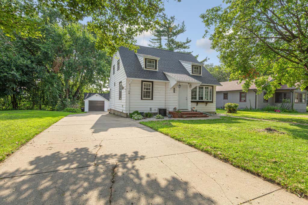 Photo of 206 12th Street S, Mountain Lake, MN 56159 (MLS # 7123694)