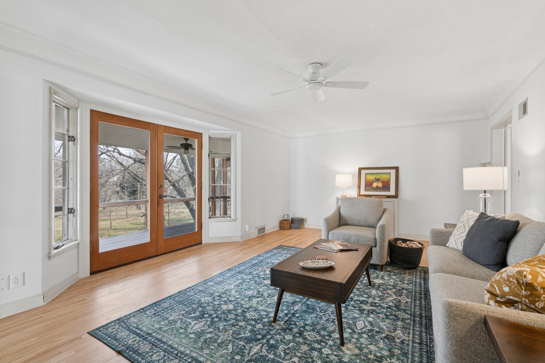 2212 W 53rd Street