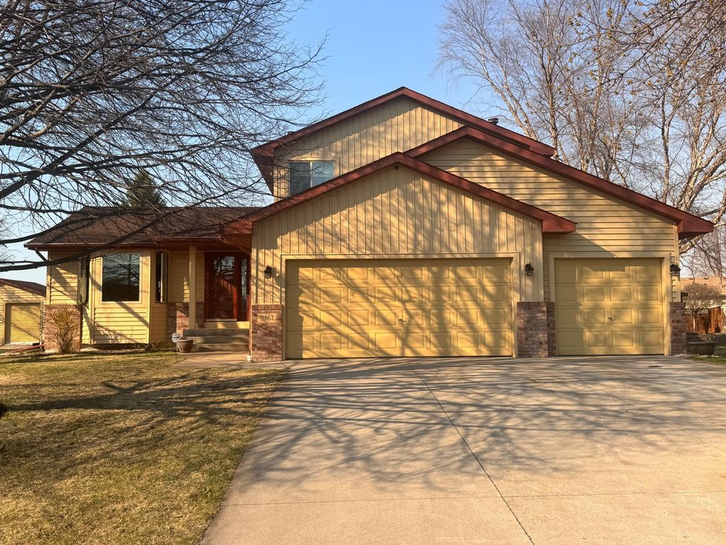 Photo of 9161 N Kentucky Avenue N, Brooklyn Park, MN 55445 (MLS # 7062217)