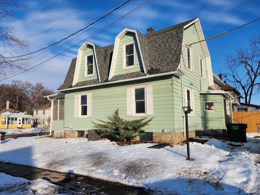 Photo of 802 4th Street SE, Rochester, MN 55904 (MLS # 6824775)