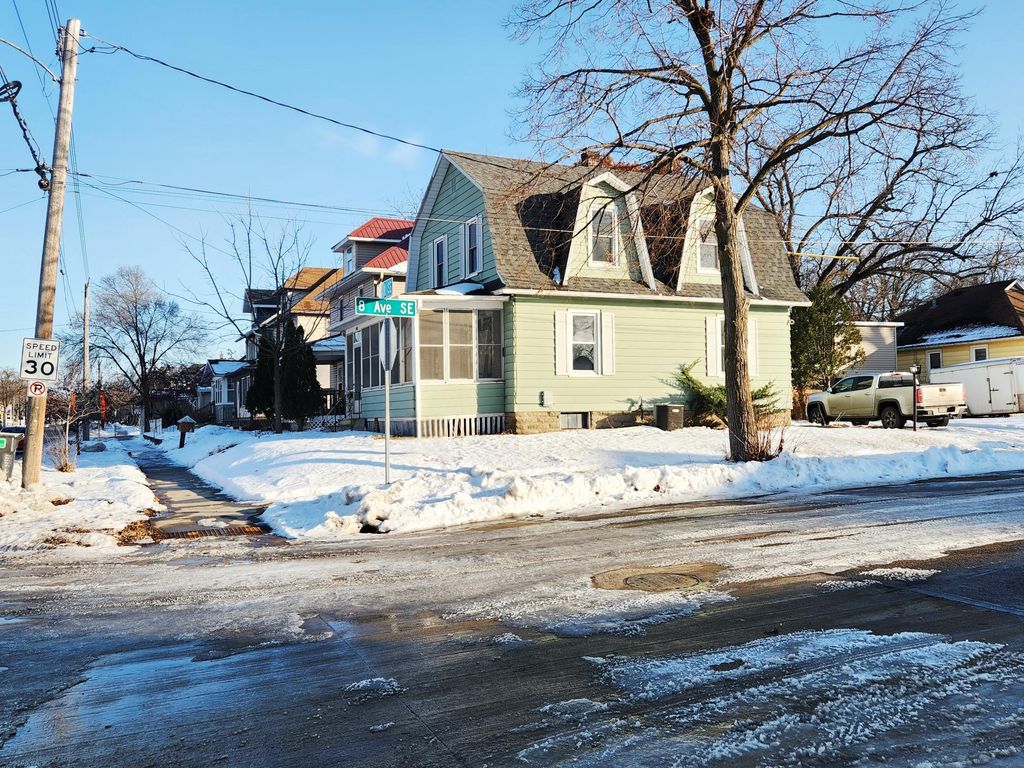 Photo of 802 4th Street SE, Rochester, MN 55904 (MLS # 6824775)