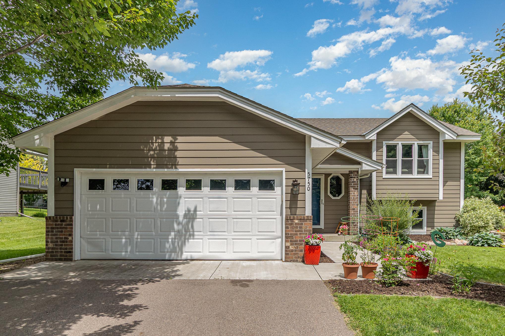 5750 Lone Oak Drive