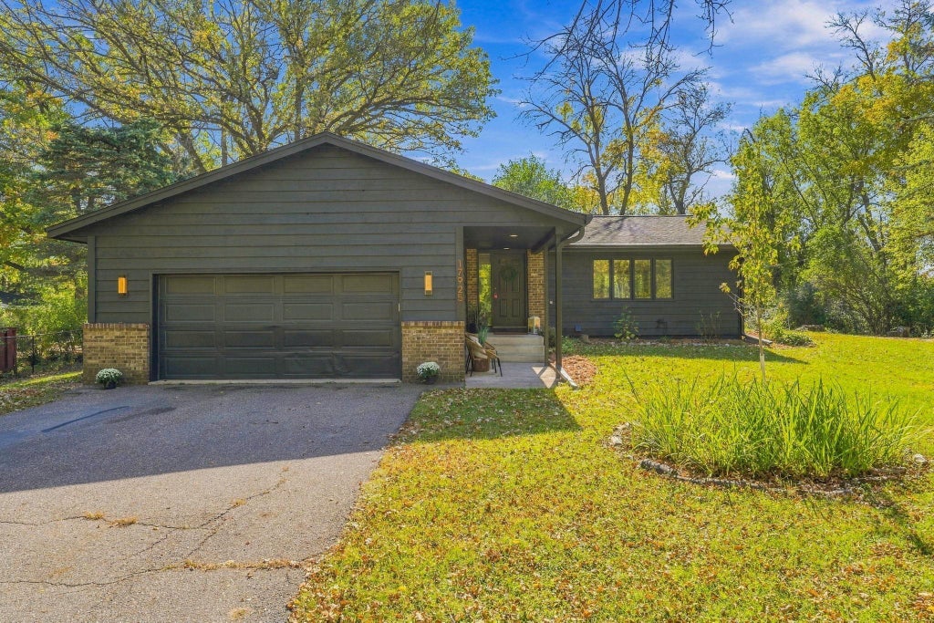 Photo of 17925 Covington Road, Minnetonka, MN 55345 (MLS # 7153101)