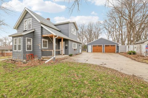 Photo of 635 Harmony Lane SW, Hutchinson, MN 55350 (MLS # 6819757)