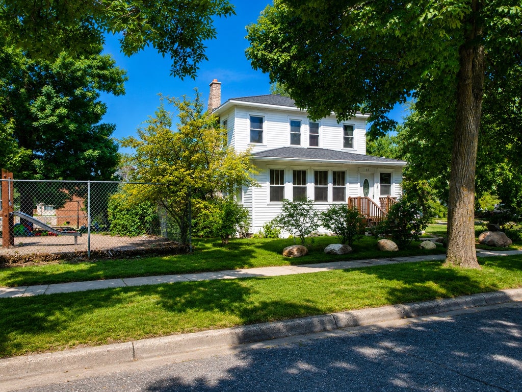Photo of 319 5th Street NE, Staples, MN 56479 (MLS # 7127349)