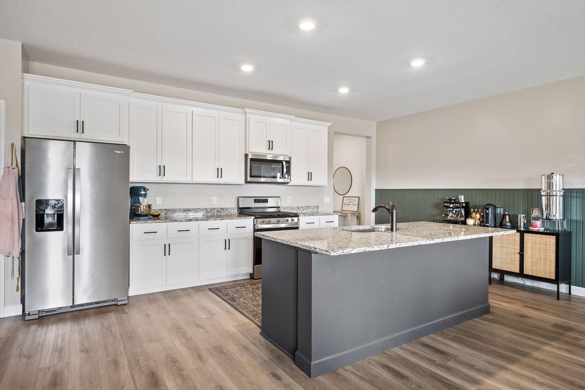 10040 Twin Lakes Parkway