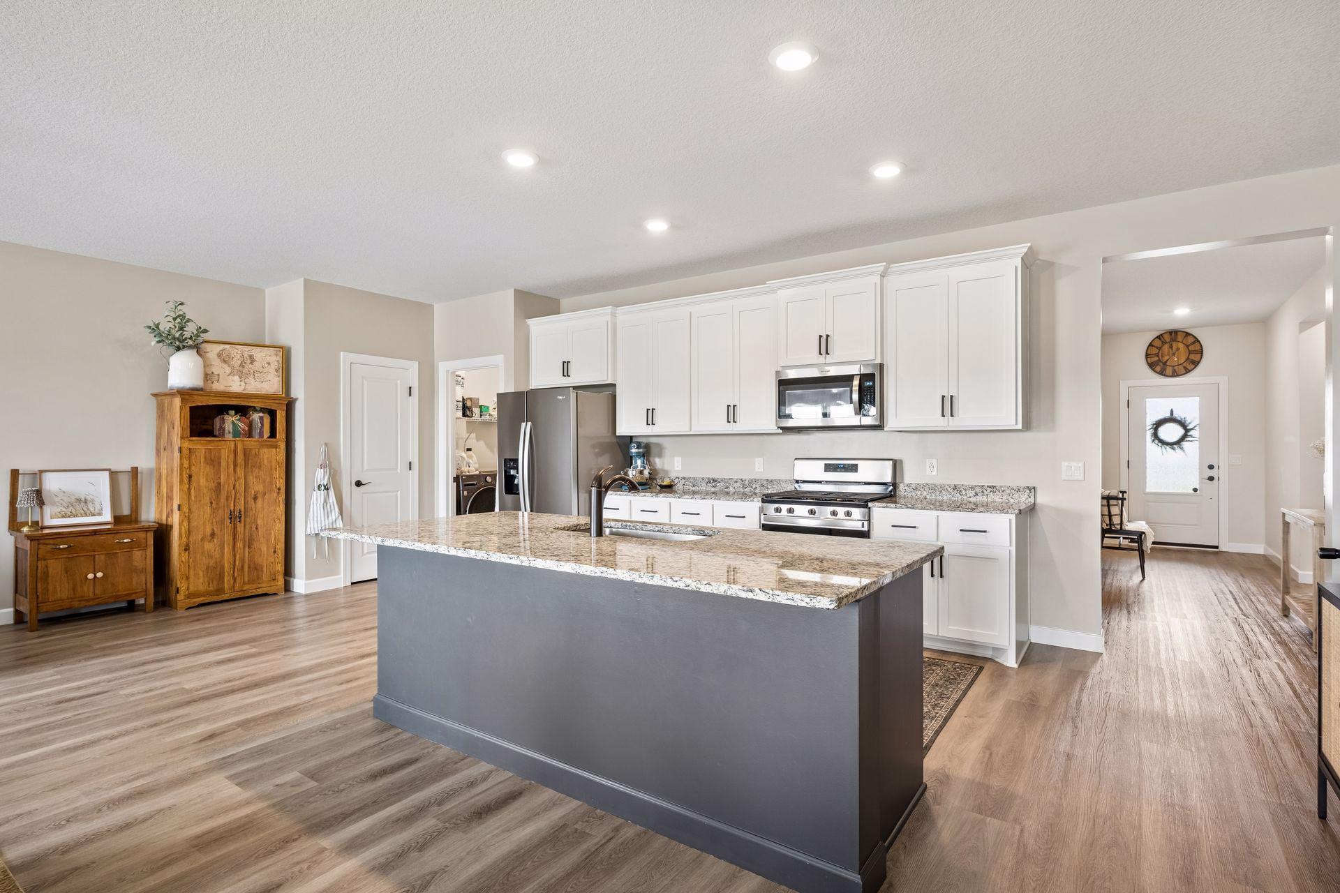 10040 Twin Lakes Parkway