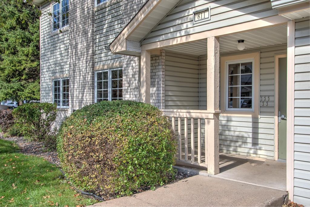 Photo of 811 98th Avenue NW #101, Coon Rapids, MN 55433 (MLS # 6821890)