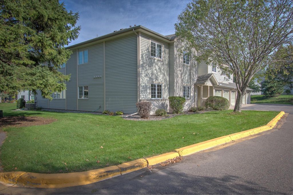 Photo of 811 98th Avenue NW #101, Coon Rapids, MN 55433 (MLS # 6821890)
