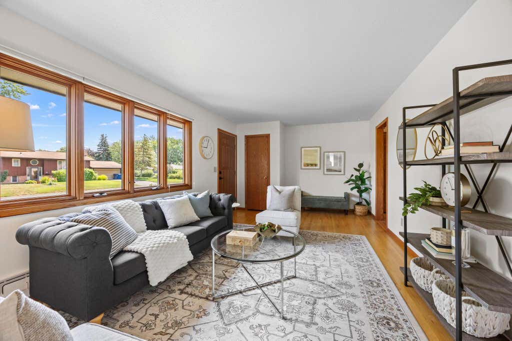 Photo of 10006 Chicago Avenue S, Bloomington, MN 55420 (MLS # 7127119)