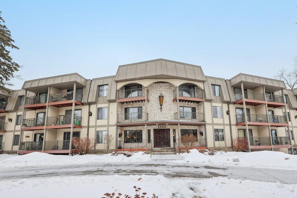 Photo of 2200 Nevada Avenue S #316, Saint Louis Park, MN 55426 (MLS # 7013851)