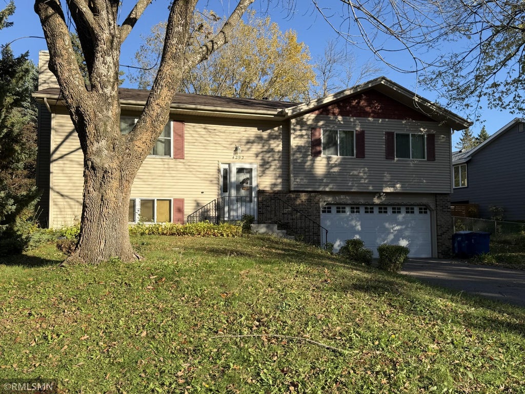 Photo of 4292 Heritage Drive, Vadnais Heights, MN 55127 (MLS # 7155330)