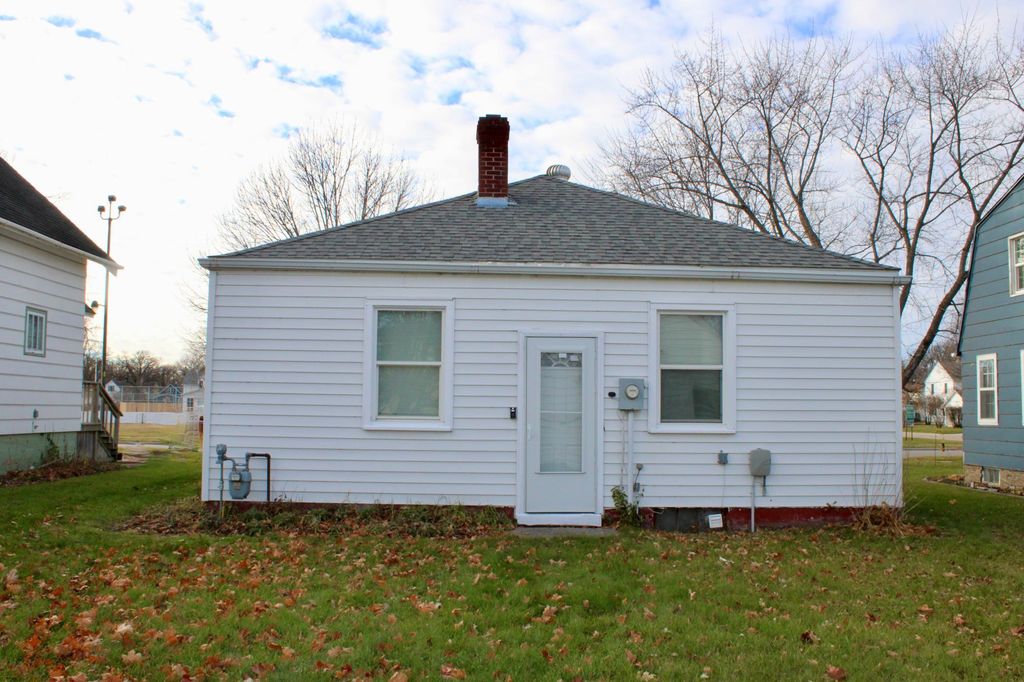 Photo of 118 Crocker Avenue N, Thief River Falls, MN 56701 (MLS # 6822364)